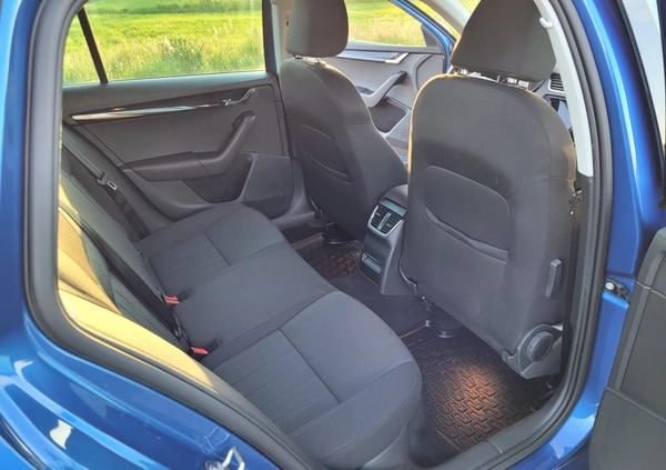 Skoda Octavia cena 78000 przebieg: 63000, rok produkcji 2018 z Rzeszów małe 46